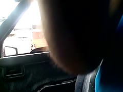 vieja en el balcon miraba con disimulo