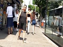 Bubble butt in tight jeans follow