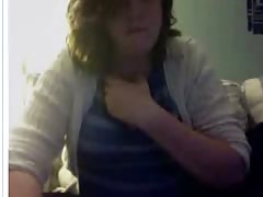 girl flashes boobs on webcam