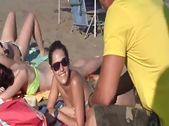 2 guys pick-up girls on the beach and fuck them