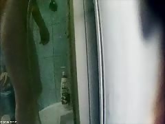 Ala voyeur shower spy cam (very low quality)